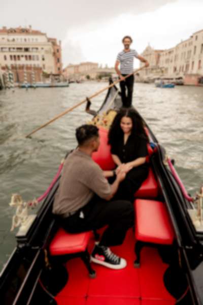 Surprise Proposal by a Canal Bridge in Venice - 15